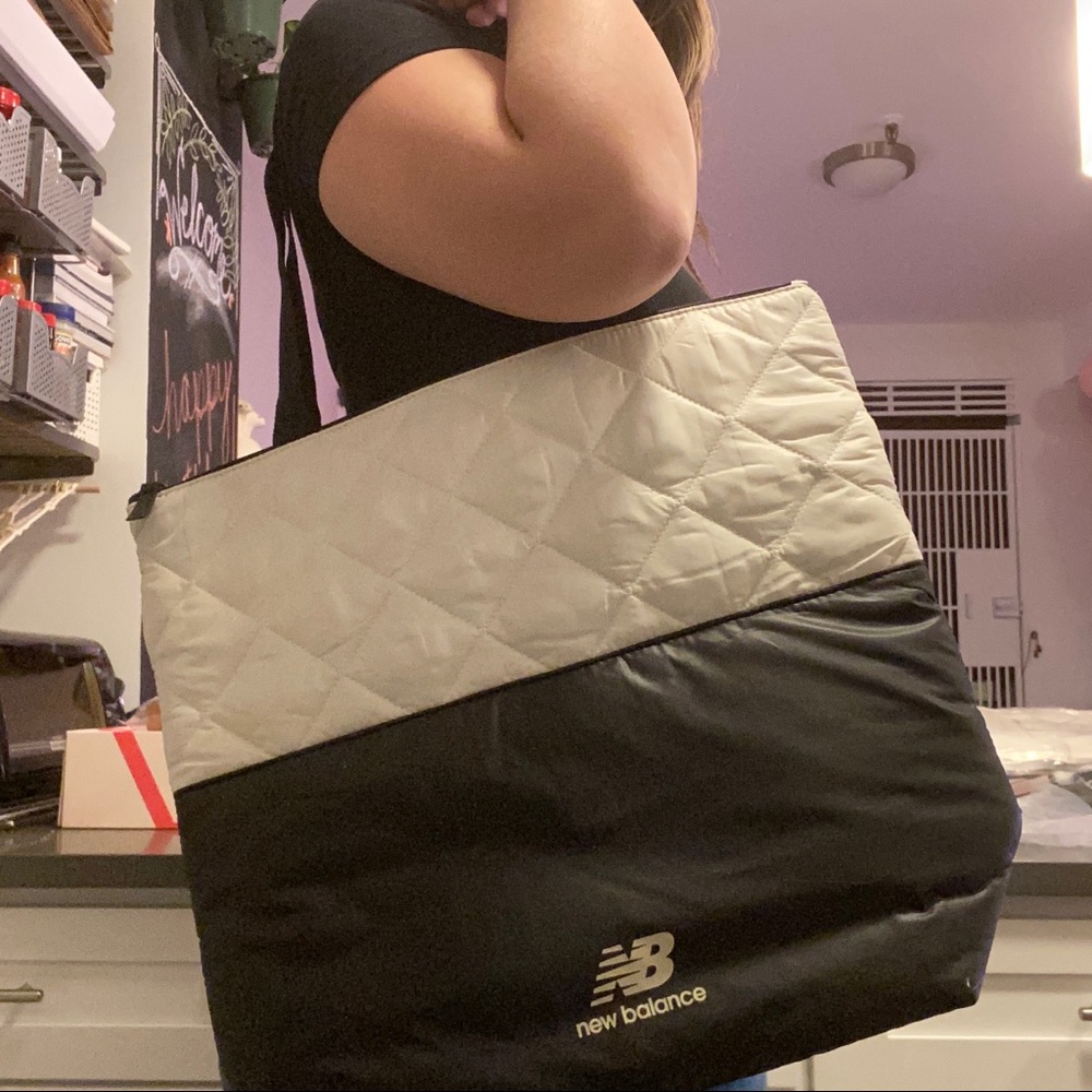 NEW BALANCE 🚨brand new🚨quilted tote bag